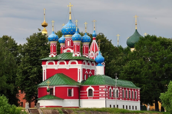 Турова Е.А. Работы архитектурного отряда Угличской экспедиции Государственного Эрмитажа в 2001 г.