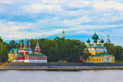 Томсинский С.В. Раскопки в Угличском кремле в 2002 г.