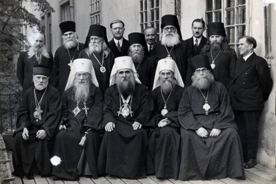 Никодим (Хмыров). Финансовые вопросы в ведении Архиерейского Синода РПЦЗ (1920-е гг.), от дров и пишущей машинки до помощи голодающим в России.