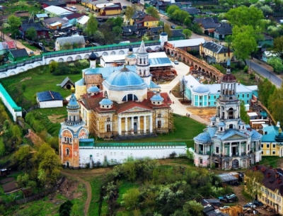 Седов Вл. В. Стена Борисоглебского монастыря в Торжке.