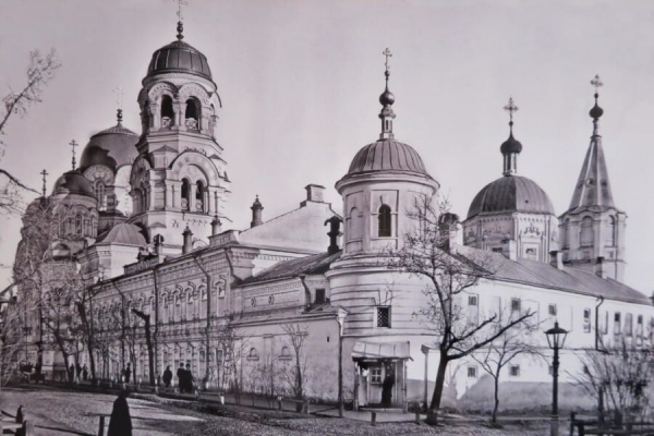 Мраморнов А. И. Епископский (церковно-епархиальный) совет как переходная форма епархиального управления в революционную эпоху 1917 - 1918 гг.